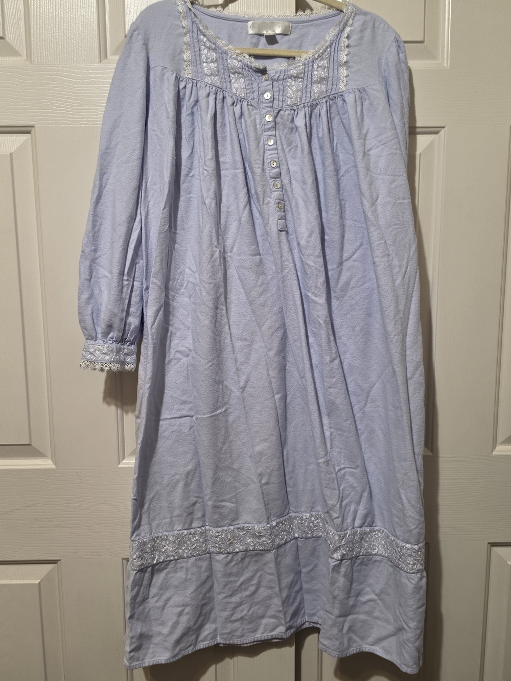 Eileen West Light Blue Cotton Flannel Long Sleeve Ballet Nightgown Size M READ